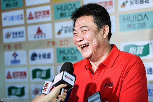 而新作中，徐峥一改往日形象，演绎一位普通的都市爷叔，谈及为何出演这部新作，徐峥表示：;我觉得很少能够碰到一个戏，具有这么真实的一种生活质感
